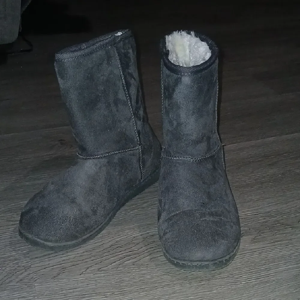 Dawgs  Microfiber Plush Gray Boots super warm and comfy Sz 10 EUC